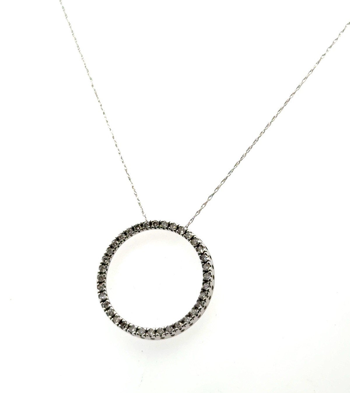 17” Dainty 14k White Gold Diamond Circle Pendant on 14k White Gold Chain 2.6g