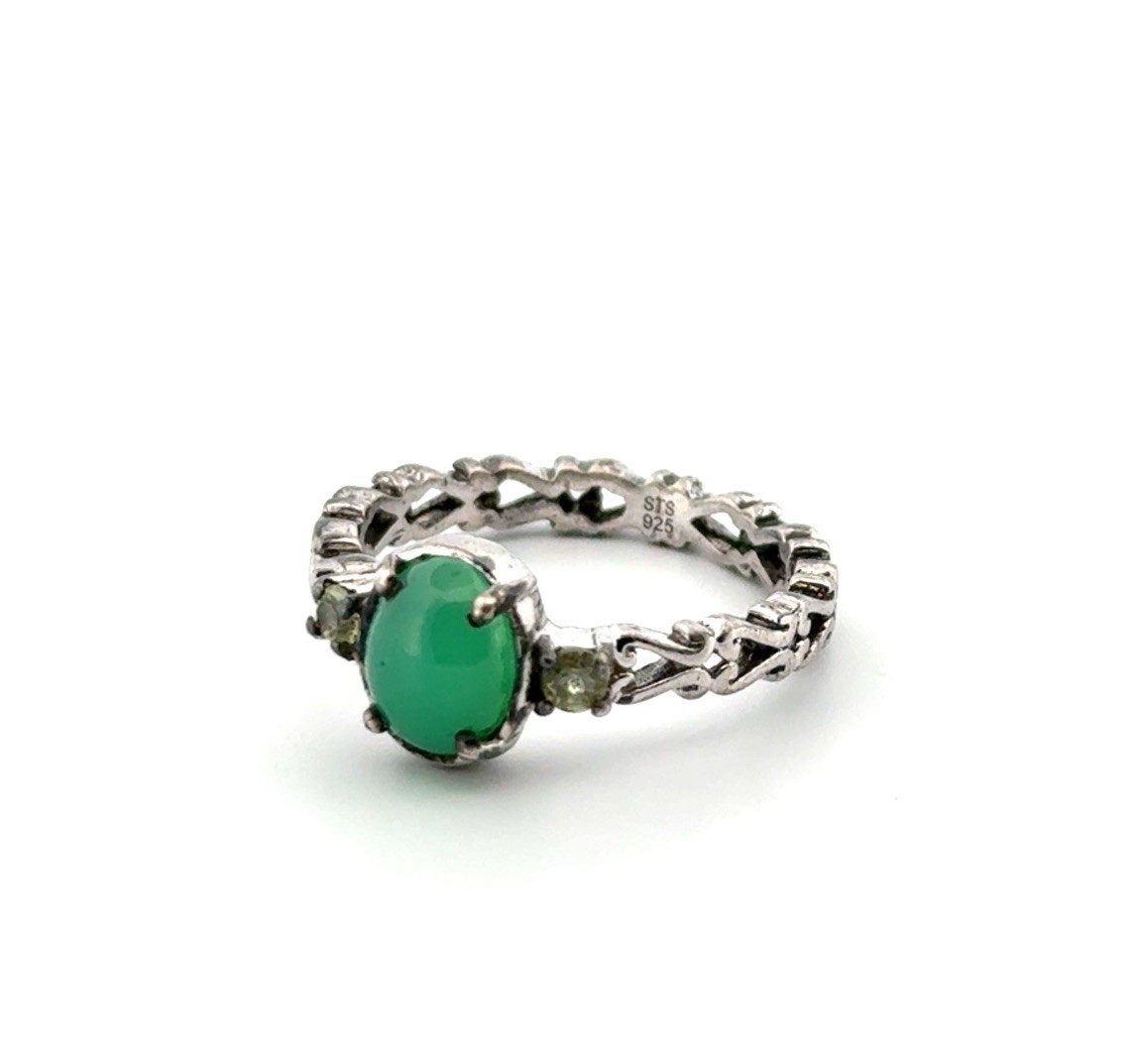 STS Jewels 925 Sterling Silver Green Jade Cabochon Peridot Ring Size: 7
