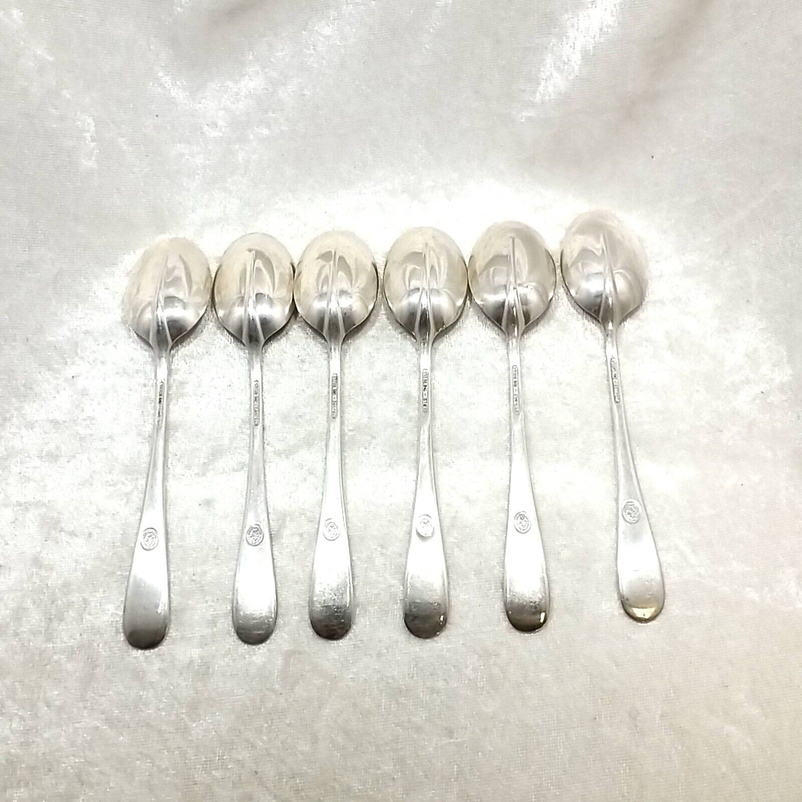 Set of 6 Stieff Williamsburg Queen Anne 5.75" Tea Spoons 188.4 Grams
