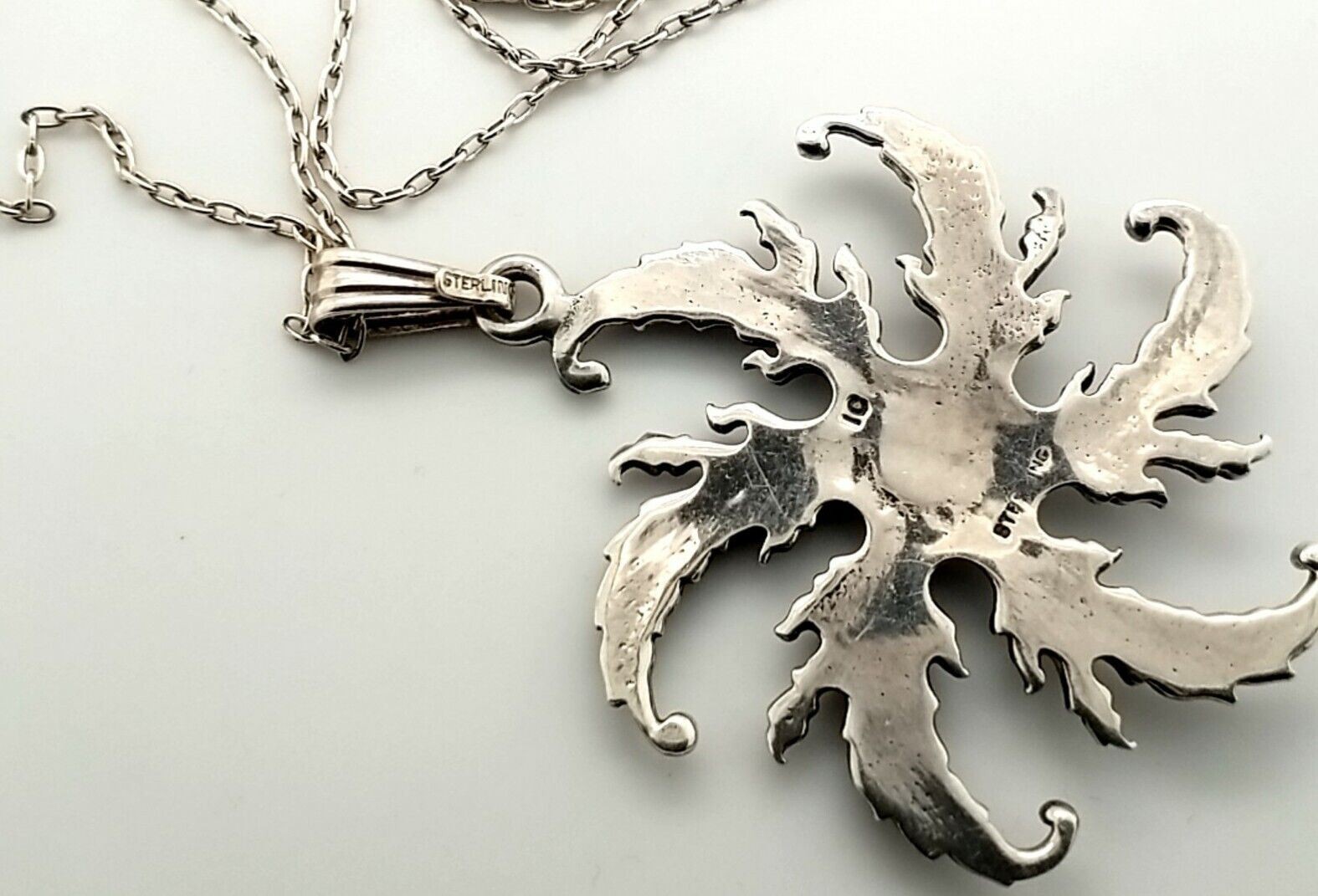 925 Sterling Silver Star Swirl 28 Inch Necklace 10.8 Grams - Image 4