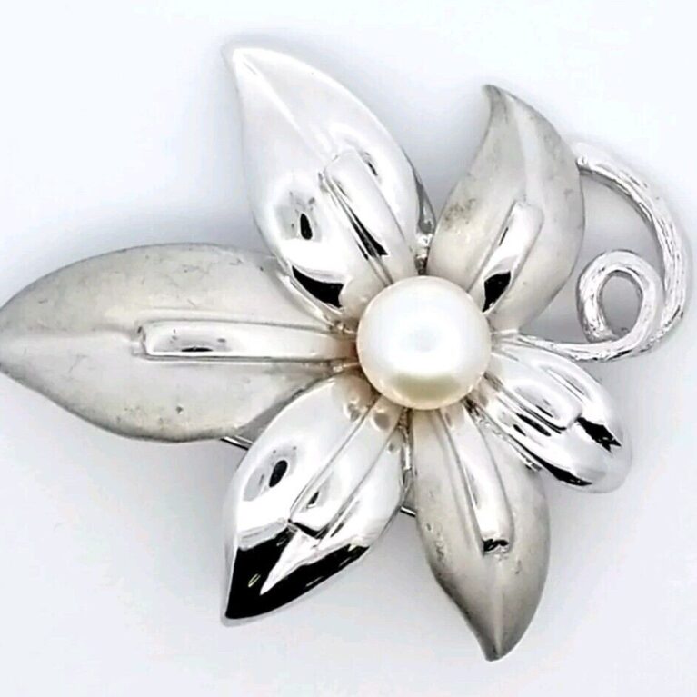 Vintage Sterling Silver Flower with 9mm Round Center Pearl Brooch/Pin 19.6 Grams