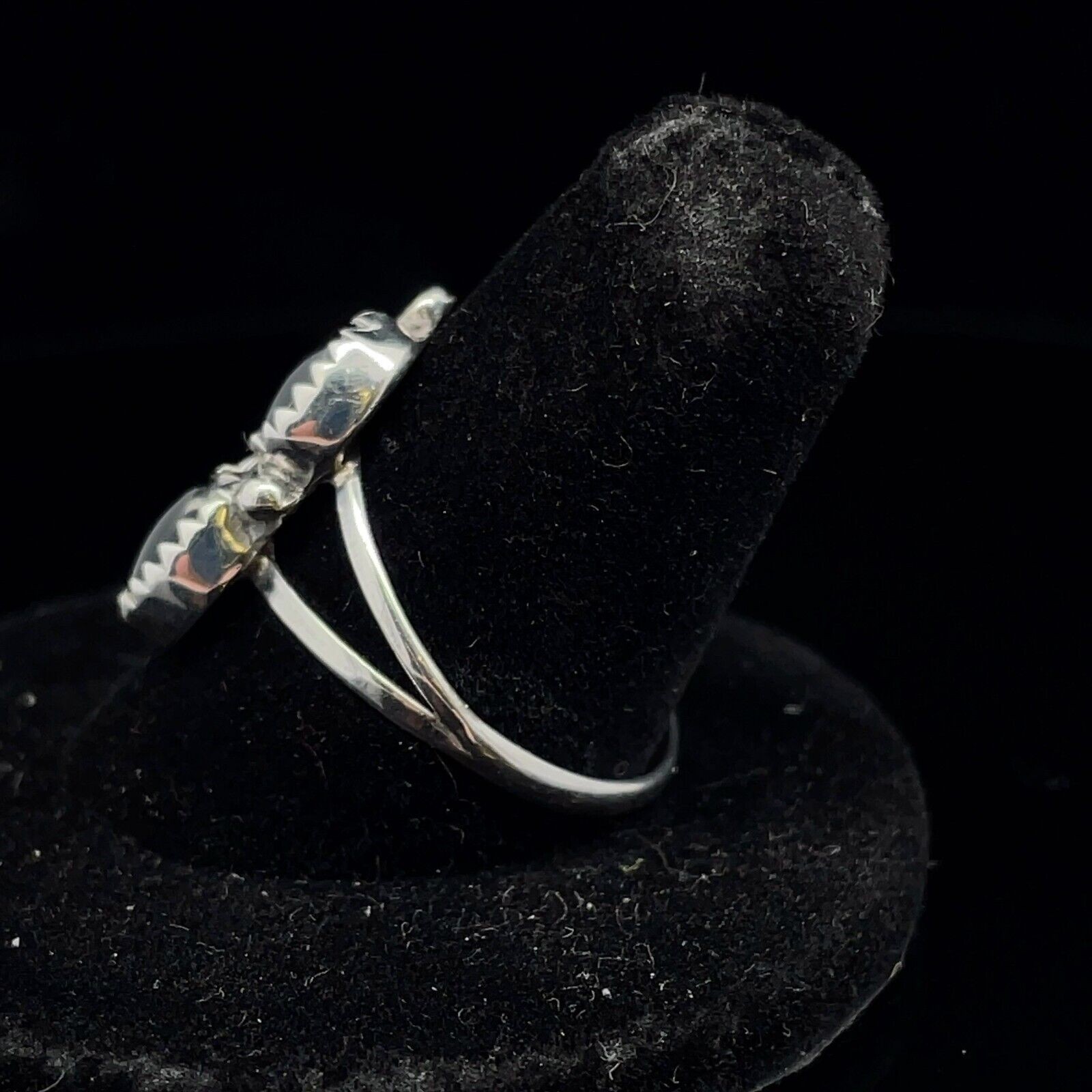 Navajo Sterling Silver and Black Onyx Floral Design Ring - Size 8 - Image 4