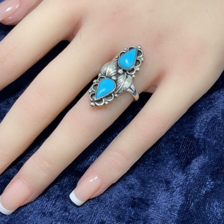 Vintage Navajo Sterling Silver and Blue Turquoise Ring - Size 7