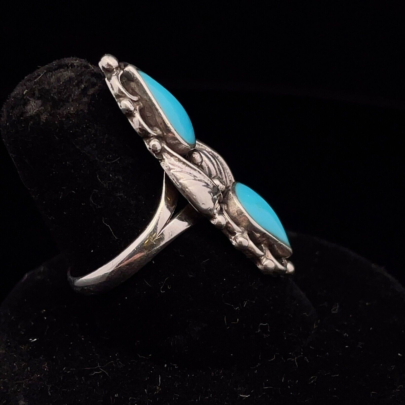 Vintage Navajo Sterling Silver and Blue Turquoise Ring - Size 7 - Image 3