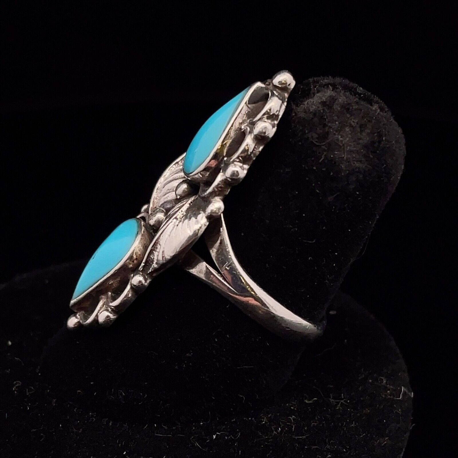 Vintage Navajo Sterling Silver and Blue Turquoise Ring - Size 7 - Image 4