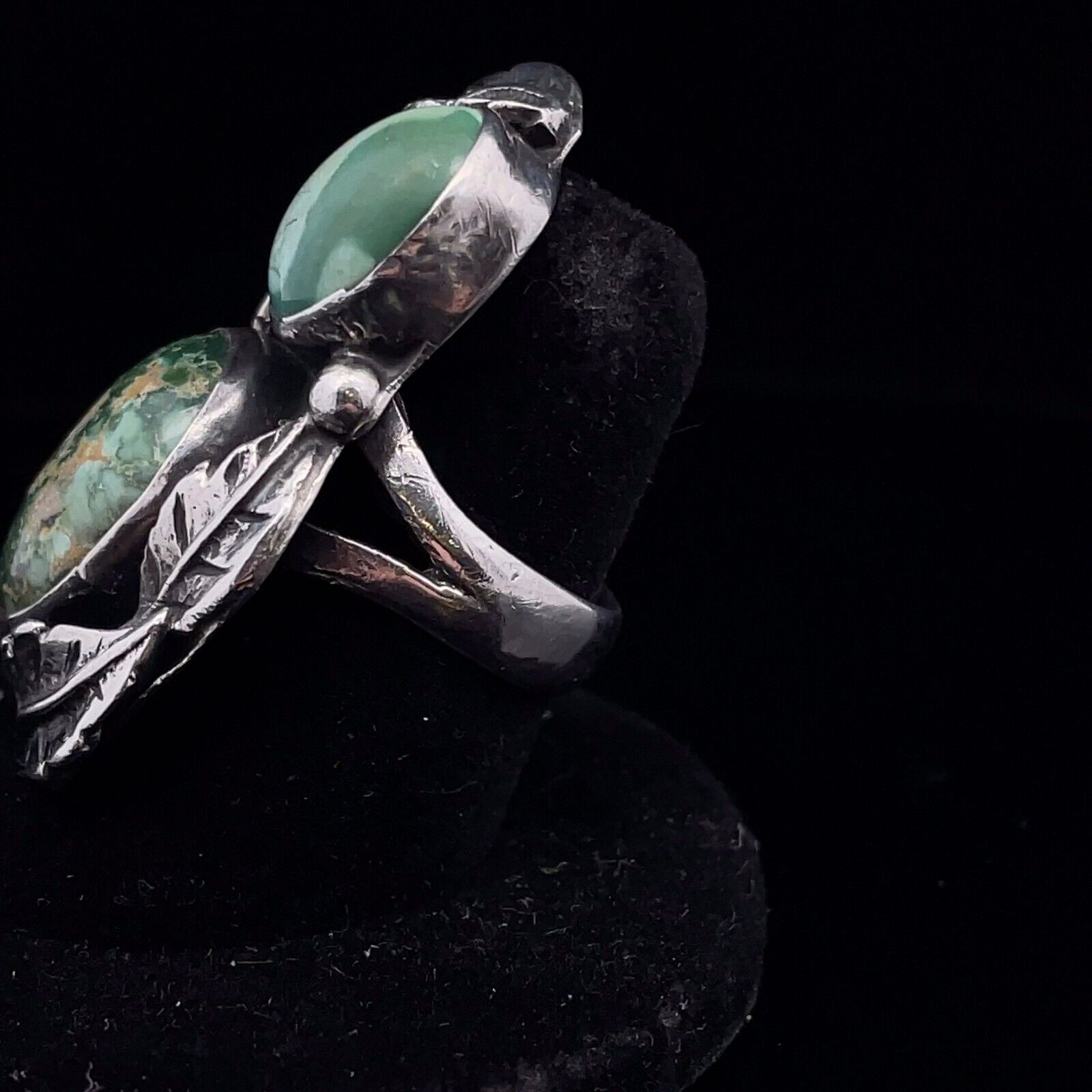 Vintage Large Navajo Sterling Silver and Green Turquoise Ring - Size 6 - Image 4