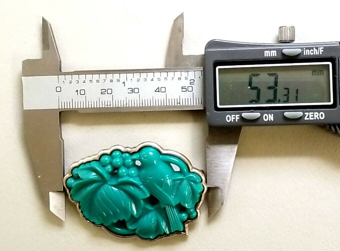 Sterling Silver Carved Lucite Bird & Berry Brooch/Pin 19.6 Grams - Image 4