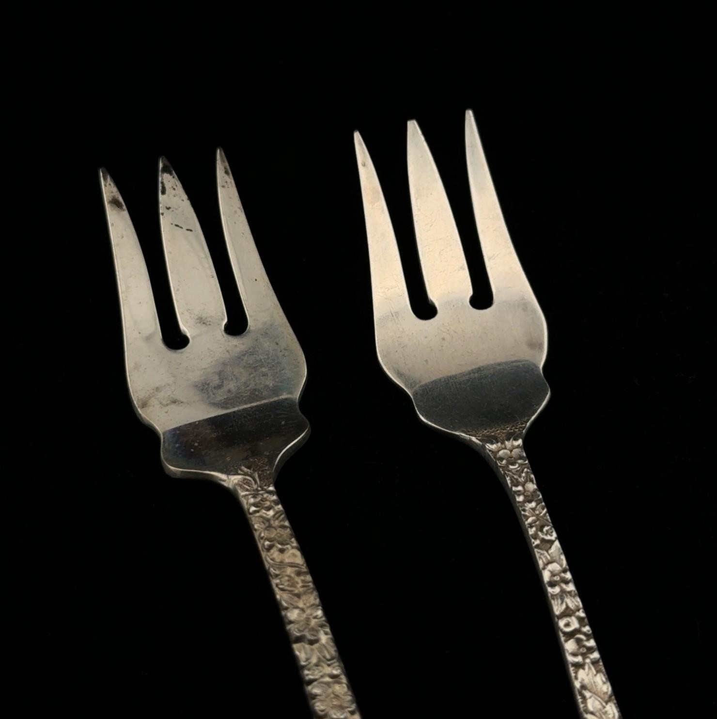 Pair of 6” Stieff 925 Sterling Silver Rose Old Style Pickle Fork Repousse 54g - Image 3