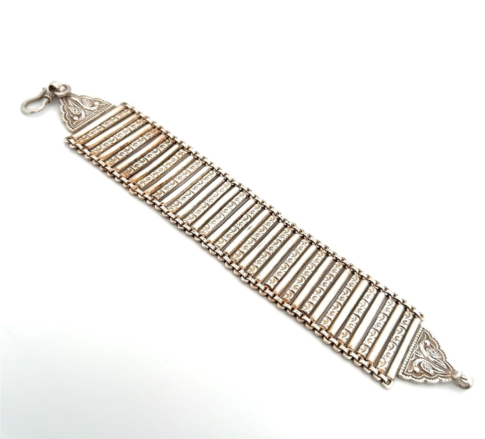 7.5” Vintage India 925 Sterling Silver Heavy Floral Wrap Bracelet 62.2g - Image 2