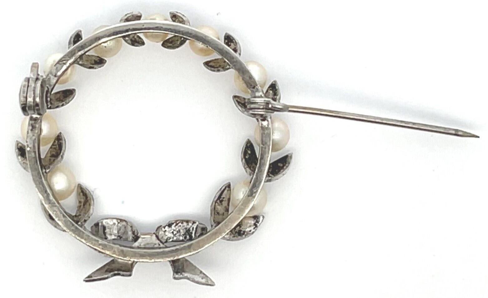 Sterling Silver Vintage Pearl Wreath Brooch/Pin with Bow 4.8 Grams - Image 3