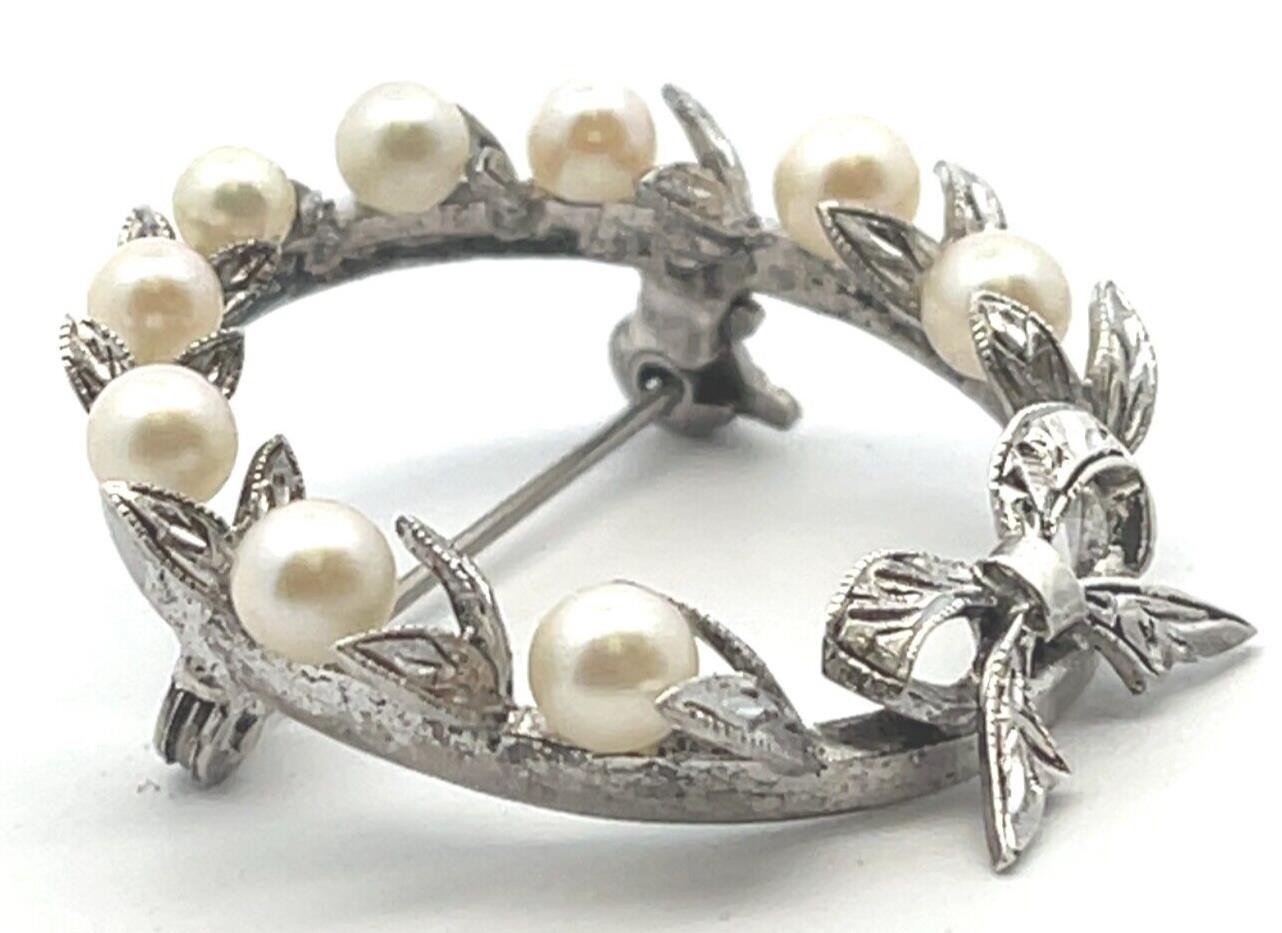 Sterling Silver Vintage Pearl Wreath Brooch/Pin with Bow 4.8 Grams - Image 4