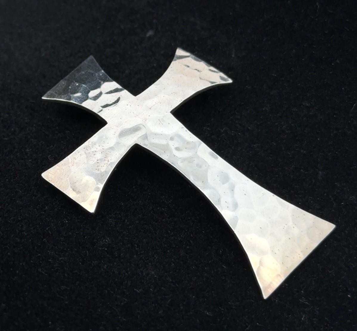 .925 Sterling Silver Hammered Cross, Mexico, 10.6g - Image 2