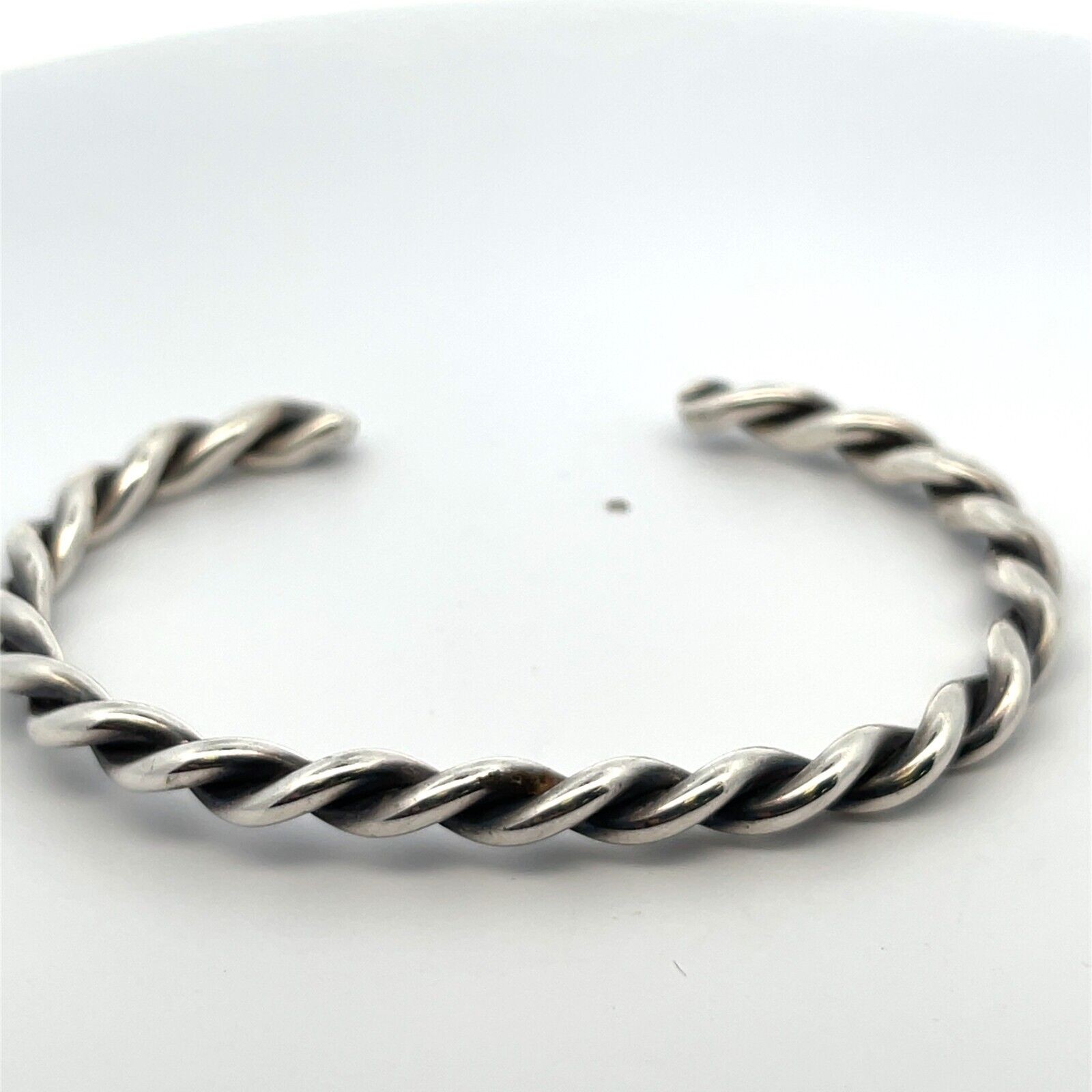 Vintage Native American 6.5” Twisted Sterling Silver Cuff Bracelet - 17.2 Grams - Image 3
