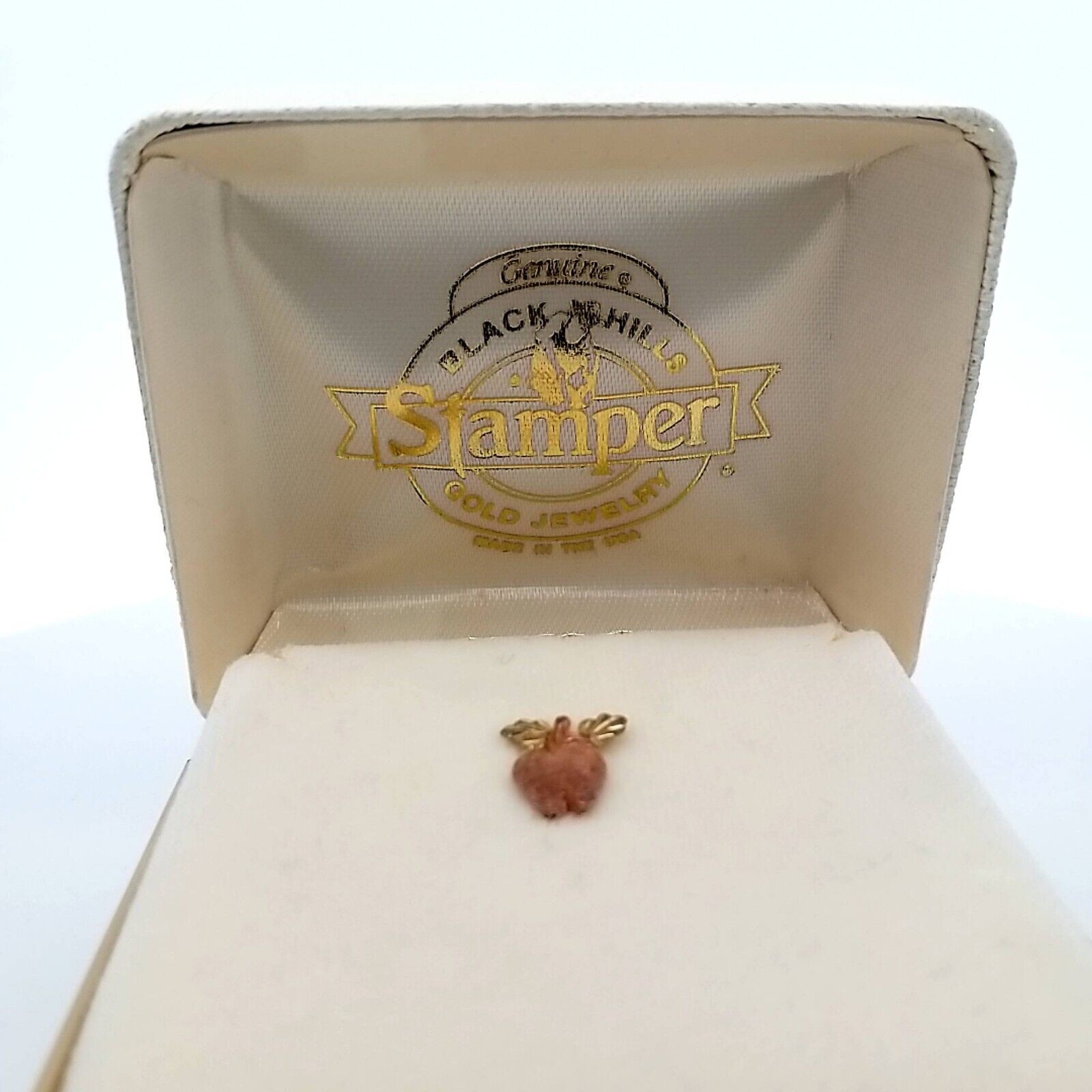 12K Stamper Hills Gold Apple Tie Clip - 0.4 Grams - Image 2