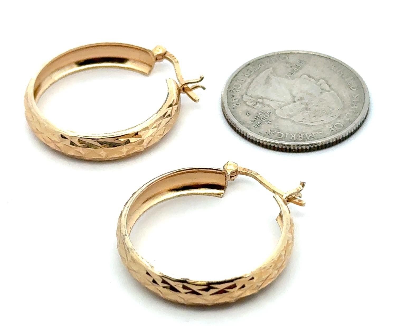.925 Sterling Silver Gold Vermeil Diamond Cut Hoop Earrings, 3.37g - Image 6