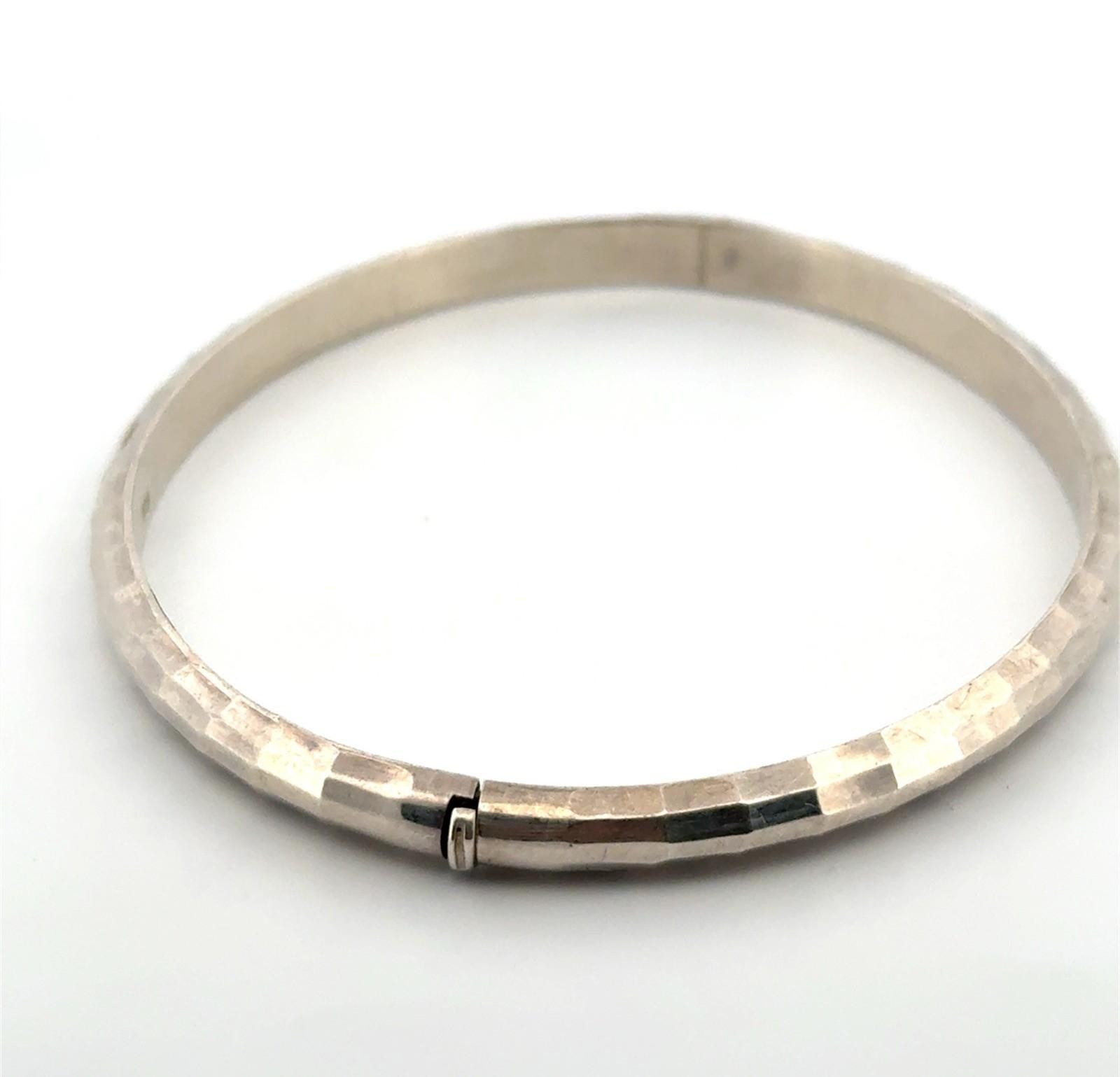7.5” Hammered Hinged Bangle Bracelet 925 Sterling Silver 5.4g - Image 5