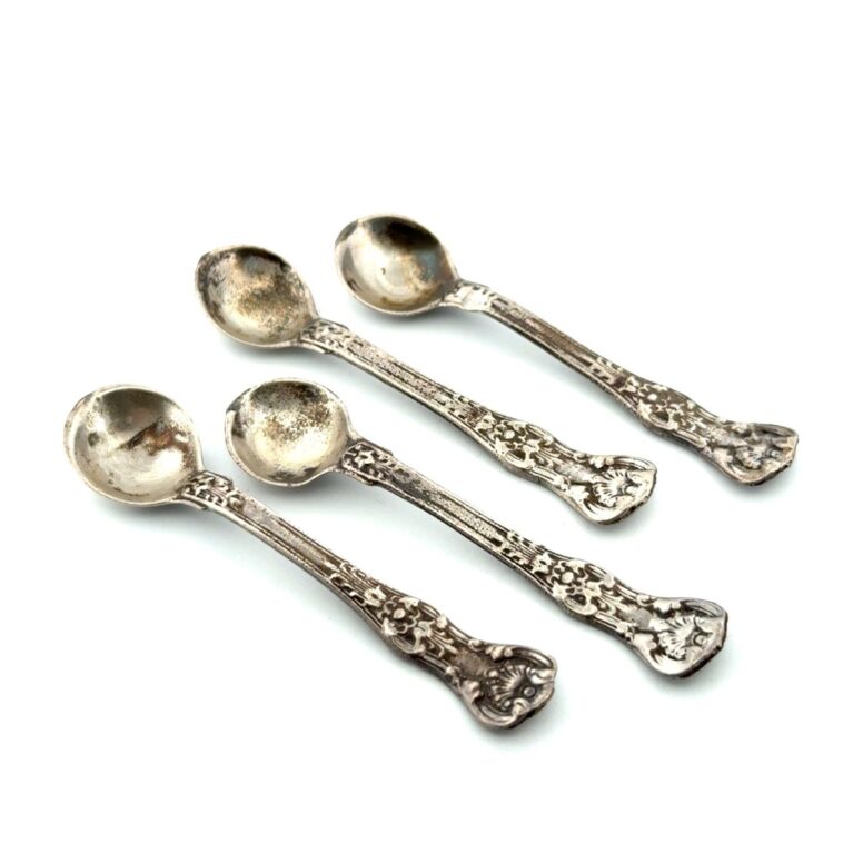 Set of (4) - 2” Tiffany & Co. English King Salt Spoons 12.1g