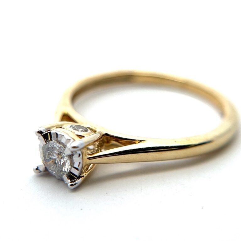 10K Yellow Gold Round Cut 1/4 CTW Natural Diamond Engagement Ring Size: 7.25